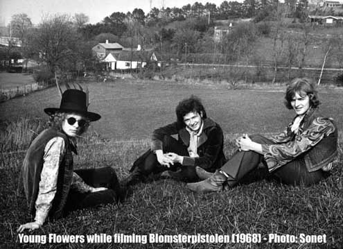 Young Flowers - publicity photo from the shooting of Blomsterpistolen - 1968 - Sonet/Claus Rasmussen collection